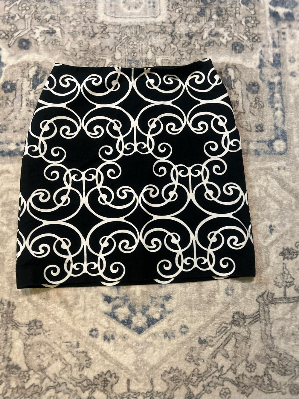Ann Taylor Classic Black & White Scroll-Print Women's Skirt